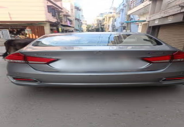 https://images10.gaadi.com/usedcar_image/4497800/original/b866cf85-2a8b-4db9-bb3b-4a34a6e1d63d.?imwidth=6402