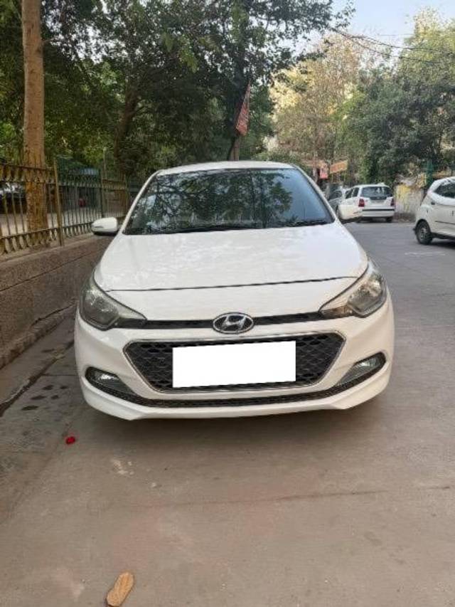 https://images10.gaadi.com/usedcar_image/4498000/original/processed_ff414d64-7ab3-4253-9735-74eb17a1218b.jpeg?imwidth=6400