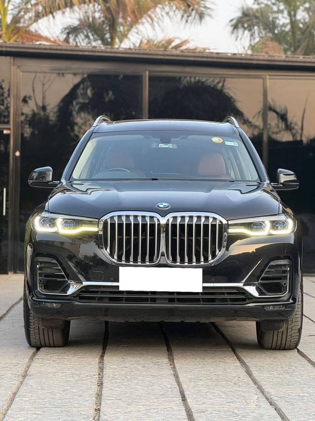 https://images10.gaadi.com/usedcar_image/4498108/original/processed_954e88ac37b8155f5f1e05bf8153d326.jpg?imwidth=6402