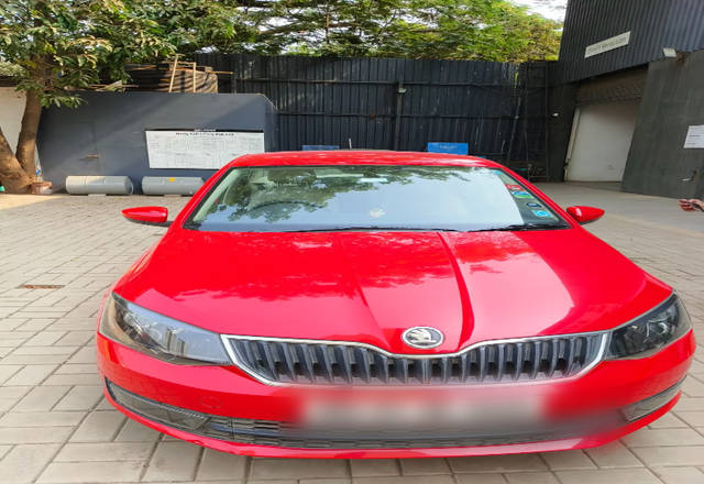 https://images10.gaadi.com/usedcar_image/4498138/original/ad73100c-1bab-4ea9-bf22-e9f8da2da65e.?imwidth=6400