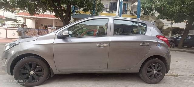 https://images10.gaadi.com/usedcar_image/4498202/original/processed_94b042fe-300a-4600-8fbe-8f8cd1a30d19.jpg?imwidth=6401