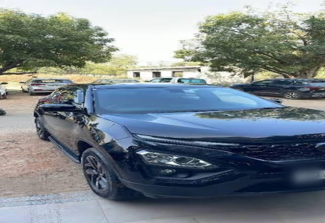 https://images10.gaadi.com/usedcar_image/4498267/original/3a596e2e-29ca-4ba0-bb06-5cfe22d8c3f3.?imwidth=6400
