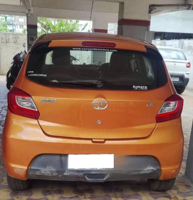 https://images10.gaadi.com/usedcar_image/4498315/original/processed_1d11b60e-5d72-474c-bedb-2e648d729a55.jpg?imwidth=6401