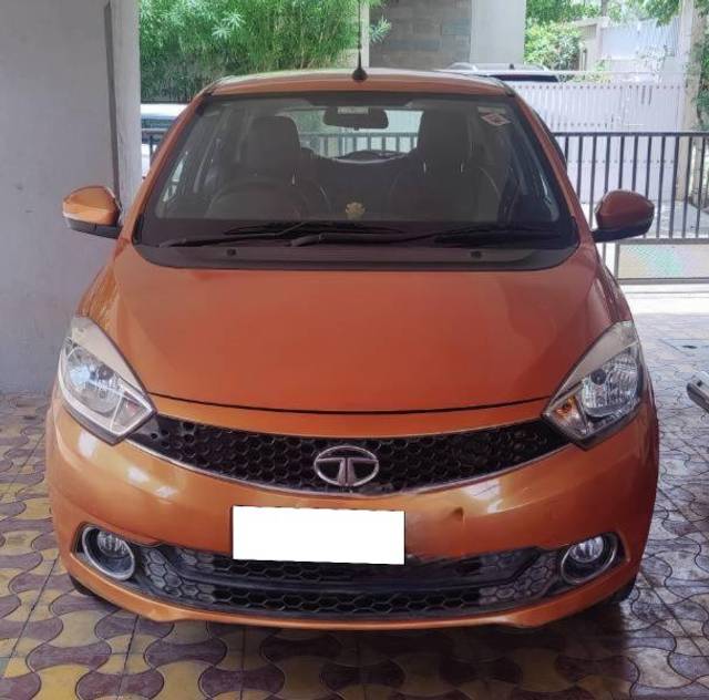 https://images10.gaadi.com/usedcar_image/4498315/original/processed_712a0bf9-8d96-4d09-8928-de5b3c165990.jpg?imwidth=6400