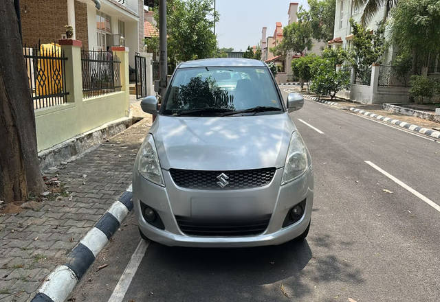 https://images10.gaadi.com/usedcar_image/4498323/original/4e1664e7-e68f-4e16-98cb-aebb4eeb4068.?imwidth=6400