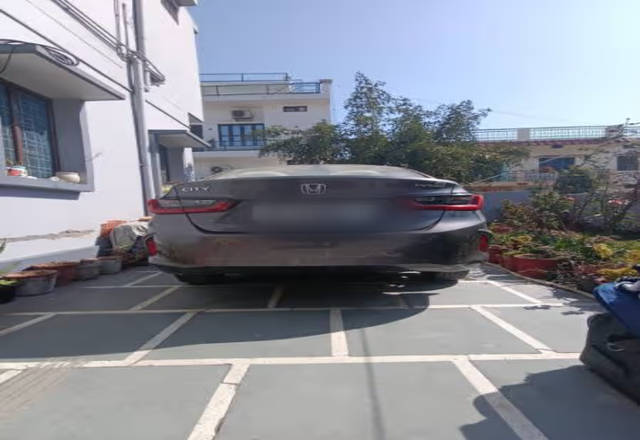 https://images10.gaadi.com/usedcar_image/4498334/original/16dcd974-240a-4226-8ad0-6b0b48dfa7dd.?imwidth=6401