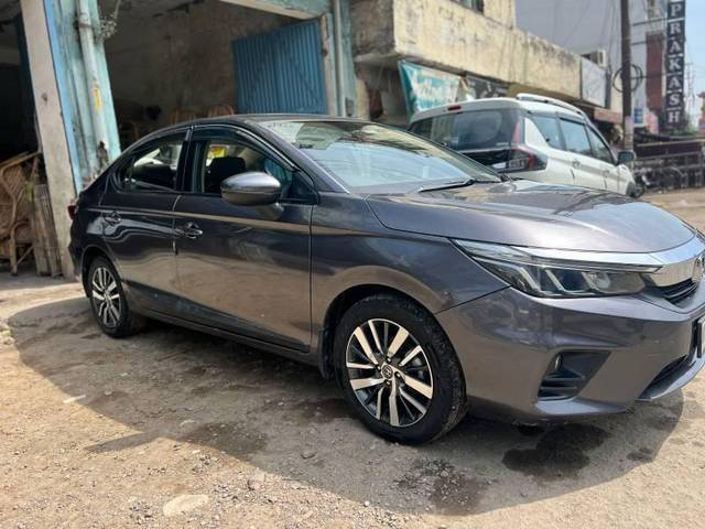 https://images10.gaadi.com/usedcar_image/4498334/original/processed_e60a272b-5e21-4730-a332-871a1bf1e37e.jpg?imwidth=6400