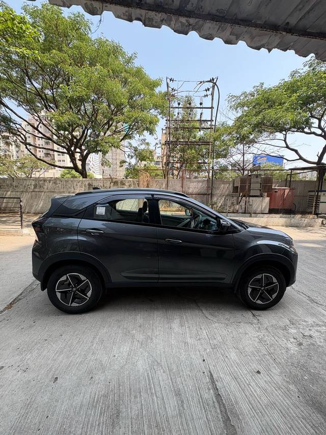 https://images10.gaadi.com/usedcar_image/4498405/original/bd689d07-e788-4a60-98d5-c46a1a799057.jpg?imwidth=6401