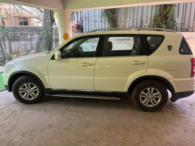 https://images10.gaadi.com/usedcar_image/4498494/original/33c7ba89-6e44-429a-986e-574ab03b4ba6.jpg?imwidth=6402