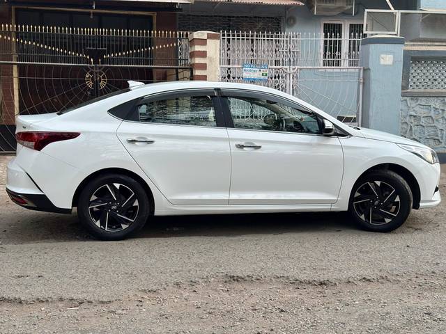 https://images10.gaadi.com/usedcar_image/4498522/original/processed_700287fa3e55f6393f131af07ca40794.jpg?imwidth=6402
