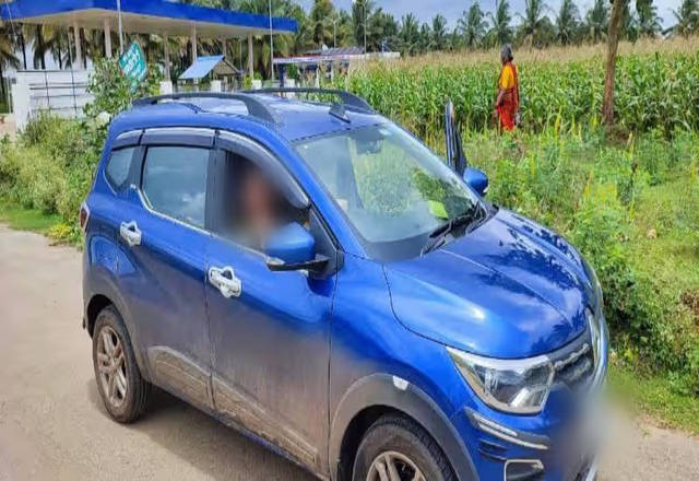 https://images10.gaadi.com/usedcar_image/4498534/original/ddef14b0-939f-425c-962c-311c56395d59.?imwidth=6402