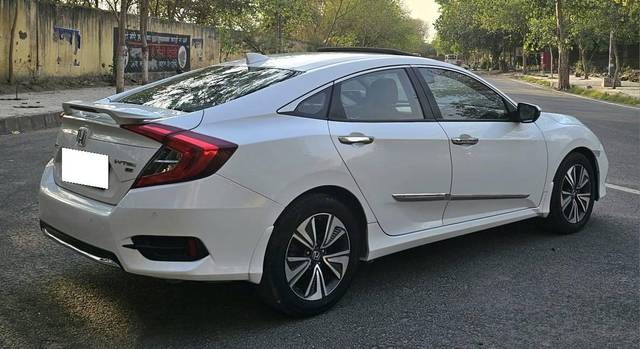 https://images10.gaadi.com/usedcar_image/4498543/original/processed_3d7b0e76209599cae585e66ad38c0d38.jpg?imwidth=6402