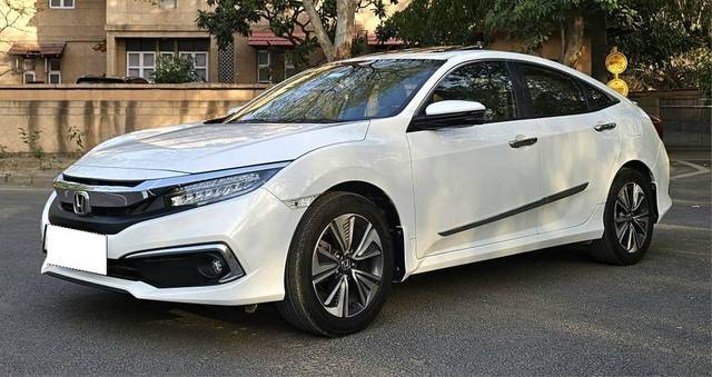 https://images10.gaadi.com/usedcar_image/4498543/original/processed_41458f845609a9f5774cc30514299788.jpg?imwidth=6400