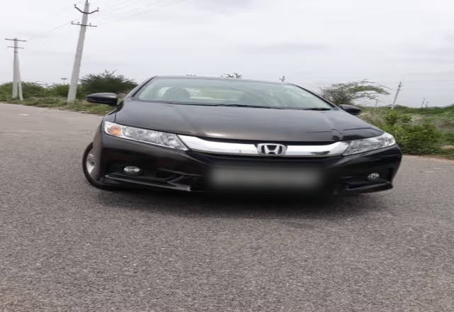 https://images10.gaadi.com/usedcar_image/4498607/original/67ce5b52-5356-4ab1-bfbd-167539d9d5bd.?imwidth=6400