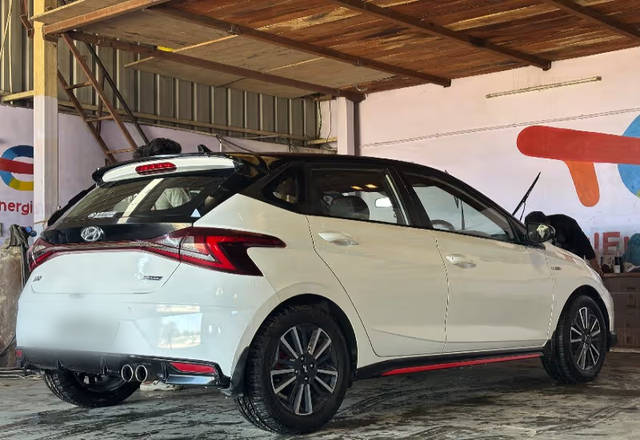 https://images10.gaadi.com/usedcar_image/4498636/original/e73d60e3-b87e-40d4-95e1-6f45f808cde0.?imwidth=6400