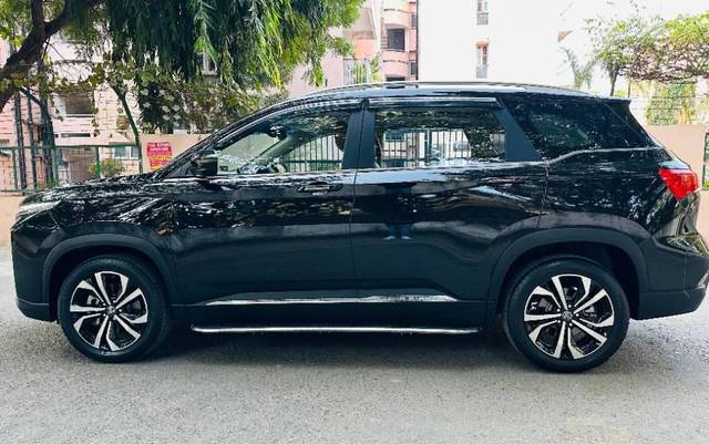 https://images10.gaadi.com/usedcar_image/4498741/original/processed_7ac5864e-a388-48d1-9af3-1a539f036453.jpg?imwidth=6400