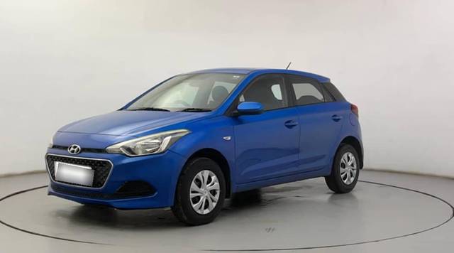 https://images10.gaadi.com/usedcar_image/4498817/original/processed_4e58c171-01d7-4e06-bc41-cdf5b4b1329c.jpg?imwidth=6402