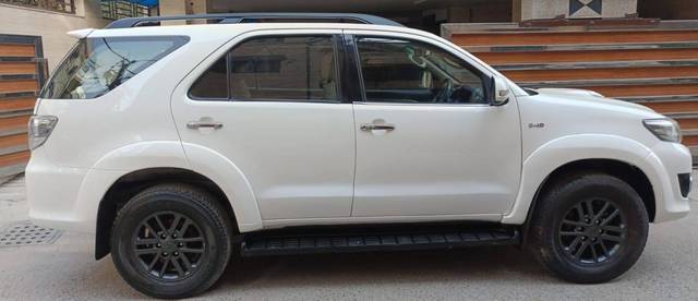 https://images10.gaadi.com/usedcar_image/4498864/original/processed_b0ba176078051e9bc84e58c540a35d67.jpg?imwidth=6401