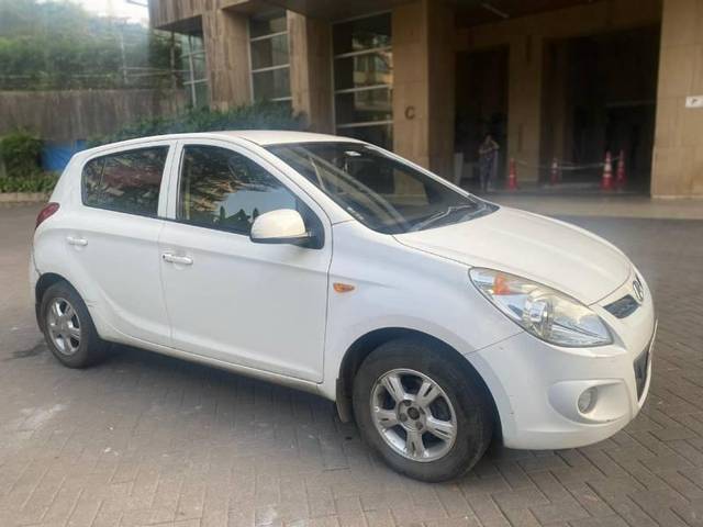 https://images10.gaadi.com/usedcar_image/4499296/original/processed_8b7c73fa-7b68-478b-9cee-78f047626a65.jpg?imwidth=6400