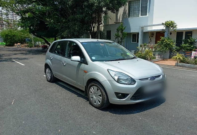 https://images10.gaadi.com/usedcar_image/4499297/original/c0b23258-639c-494b-bcdb-90ec63ccc15b.?imwidth=6400