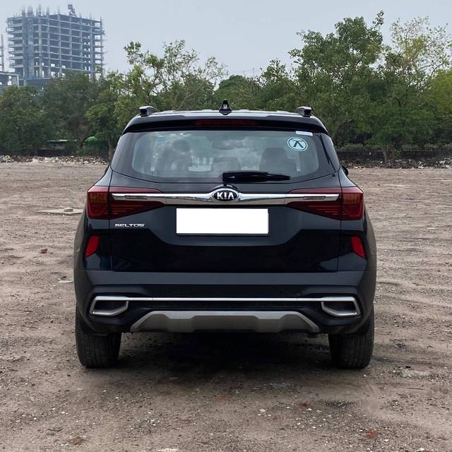 https://images10.gaadi.com/usedcar_image/4499598/original/processed_703f3c08948aea23fd2e82234d26ed0a.jpg?imwidth=6402