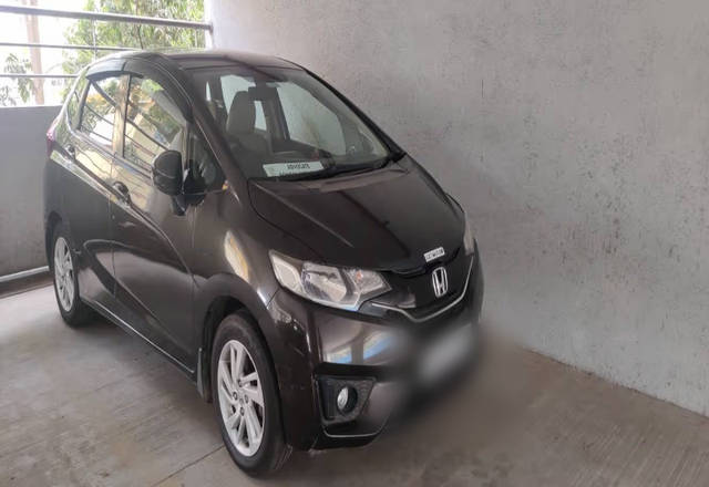 https://images10.gaadi.com/usedcar_image/4499748/original/b28ccb87-b5b5-4f2d-b4f5-0933479520b9.?imwidth=6400