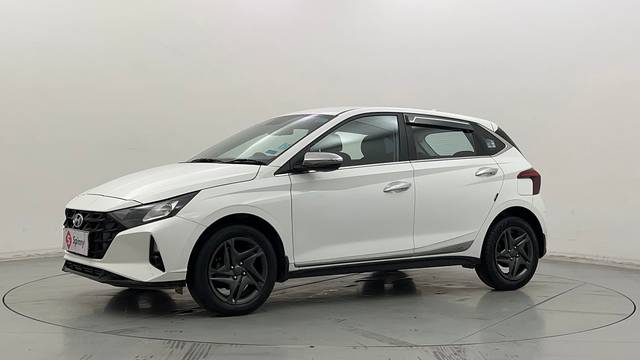 https://images10.gaadi.com/usedcar_image/4499779/original/8d2a545d67bdf93db7945c3091b7ff09.JPG?imwidth=6400