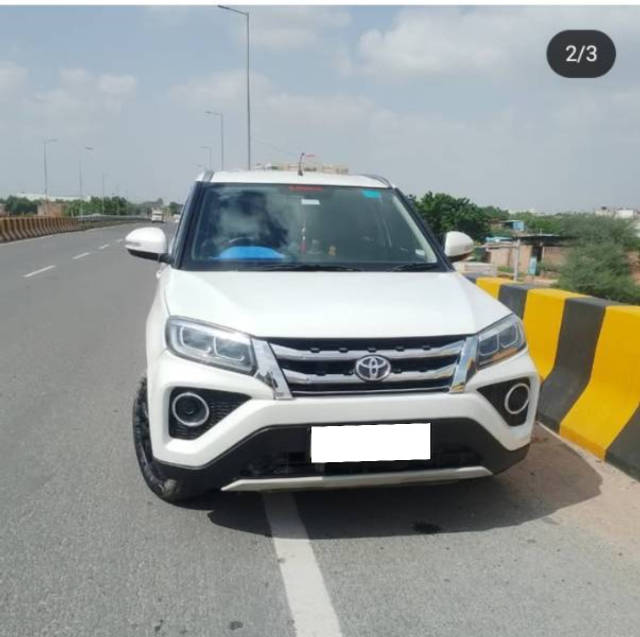 https://images10.gaadi.com/usedcar_image/4499857/original/processed_16617058-f1da-4735-aa0c-bfc0528814e7.png?imwidth=6400