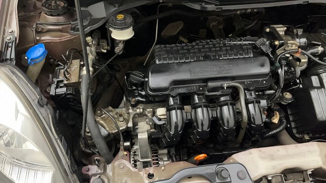 Second-hand 2013 Honda Amaze VX i-VTEC for sale in Hyderabad-24