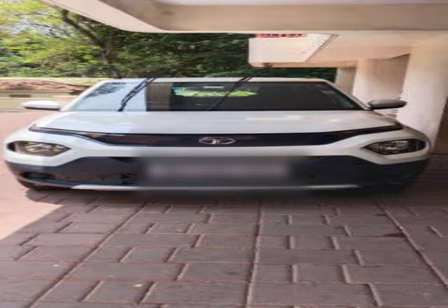 https://images10.gaadi.com/usedcar_image/4500208/original/c42b2ccb-175d-46fb-a3ca-23859ef2de2d.?imwidth=6401
