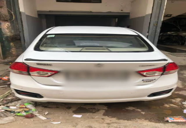 https://images10.gaadi.com/usedcar_image/4500428/original/efa80806-83d4-477e-bdf9-47d2e6bbd31b.?imwidth=6401