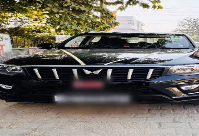 https://images10.gaadi.com/usedcar_image/4500770/original/a80410be-bd29-4271-b303-8295f93a465f.?imwidth=6400