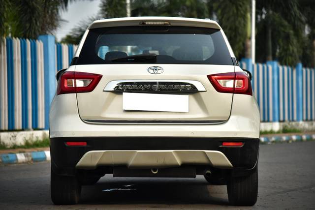 https://images10.gaadi.com/usedcar_image/4500974/original/processed_9cd888a0a7a25a41b9e64ff11143bea7.jpg?imwidth=6402