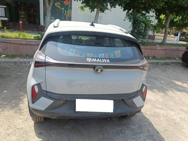https://images10.gaadi.com/usedcar_image/4501098/original/processed_b9ad205d-6841-450a-a6fe-69bbd5825b1b.jpg?imwidth=6400