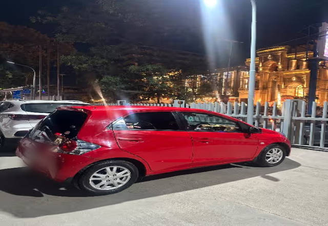 https://images10.gaadi.com/usedcar_image/4501356/original/6210a508-737c-4a1b-8117-0ad9ad2e2db7.?imwidth=6401
