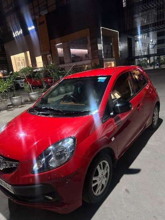 https://images10.gaadi.com/usedcar_image/4501356/original/processed_a906387b-4a9f-41f1-ae81-baff61d9d5d6.jpeg?imwidth=6402