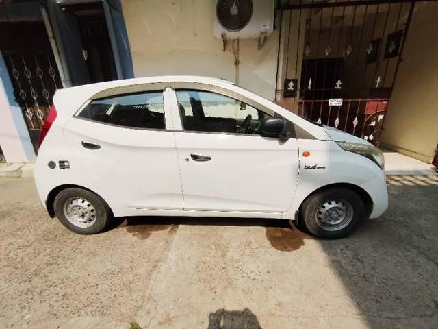 https://images10.gaadi.com/usedcar_image/4501369/original/processed_dd05c455-98f2-437a-840b-c17d5aad9609.jpg?imwidth=6400