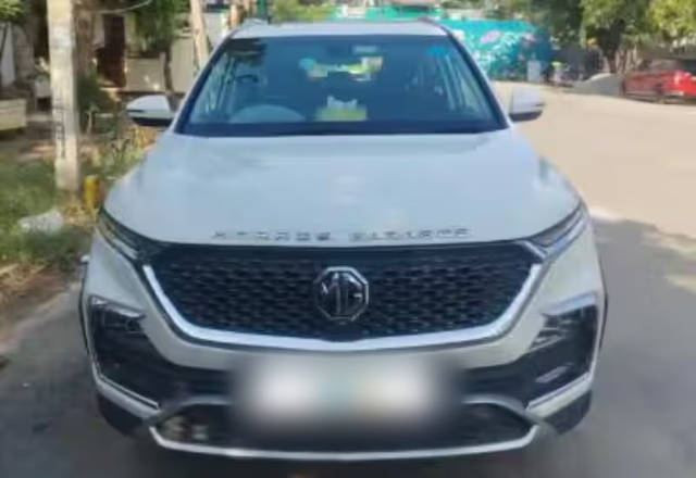 https://images10.gaadi.com/usedcar_image/4501524/original/05f86c03-9160-49c2-aa13-288b8ce35a20.?imwidth=6400