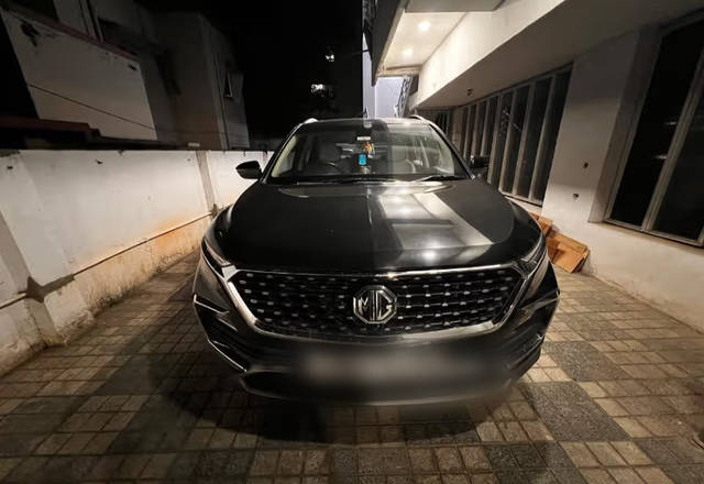 https://images10.gaadi.com/usedcar_image/4501591/original/f92cdf5d-b4d3-4ece-96c5-9cccb4cc385e.?imwidth=6400