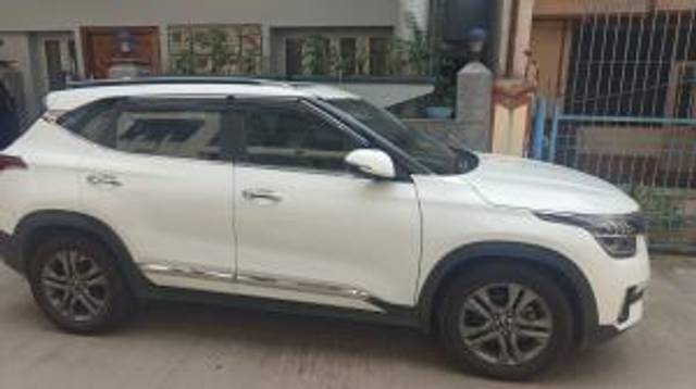 https://images10.gaadi.com/usedcar_image/4501843/original/13f3ef23da9d51ec7618555ac6bf3e42.jpg?imwidth=6402