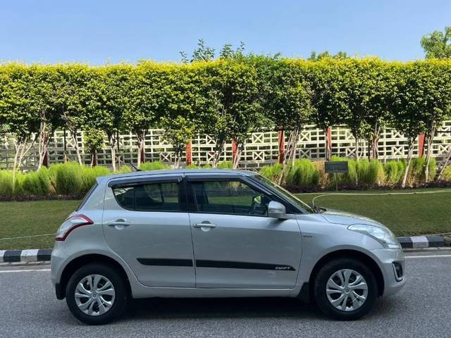 https://images10.gaadi.com/usedcar_image/4501985/original/processed_65f5fed0-102e-47d0-aad9-5ef696596ee0.jpg?imwidth=6401