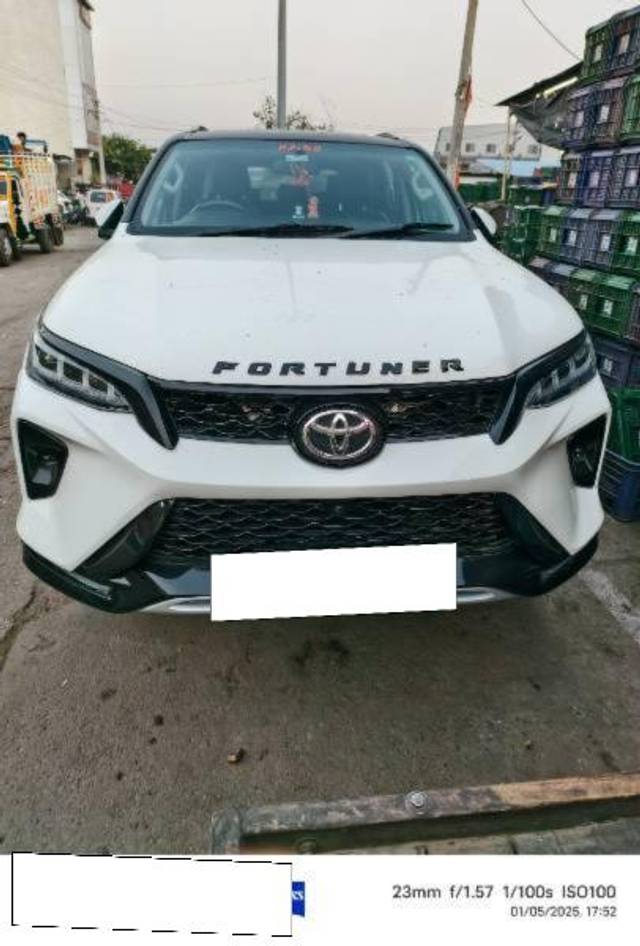 https://images10.gaadi.com/usedcar_image/4502048/original/processed_af3cb1e9-80c3-4d10-bd7d-6c45c2b0cb05.jpg?imwidth=6400
