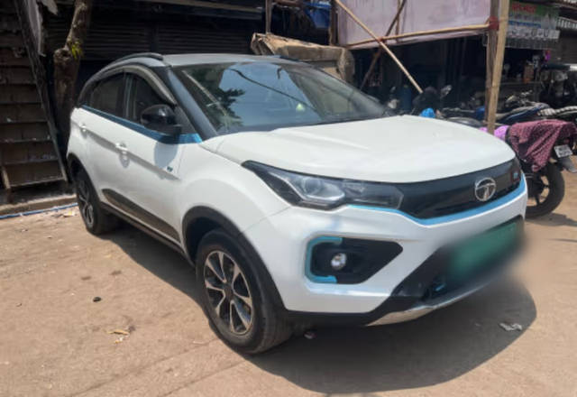 https://images10.gaadi.com/usedcar_image/4502049/original/37d5bfb6-adb2-4ac5-ba24-0fa62d8d2396.?imwidth=6400