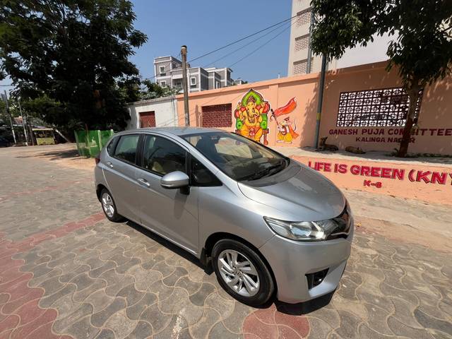https://images10.gaadi.com/usedcar_image/4502095/original/dcf53d7821c1a8badeb27dd73b4fc43c.jpg?imwidth=6400
