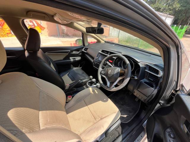 https://images10.gaadi.com/usedcar_image/4502095/original/e00d74a13f783575d15dc5abddcfb603.jpg?imwidth=6401