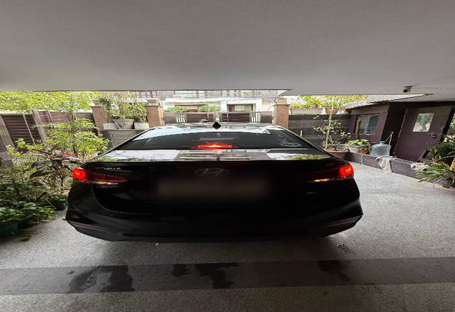 https://images10.gaadi.com/usedcar_image/4502153/original/456b9baf-f04b-4e18-8d79-cf6876231149.?imwidth=6401