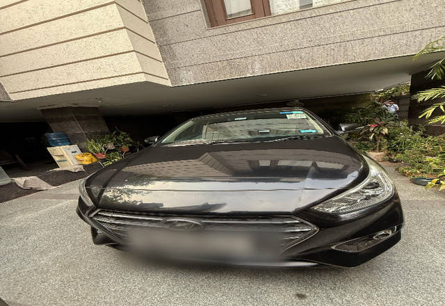 https://images10.gaadi.com/usedcar_image/4502153/original/7b9ec8de-3d4a-439d-9d33-c4730aabc6fc.?imwidth=6402
