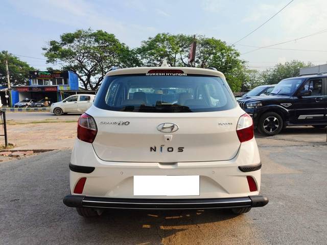 https://images10.gaadi.com/usedcar_image/4502292/original/processed_b74575dc5c8a73f375703bc6d3828963.jpeg?imwidth=6401