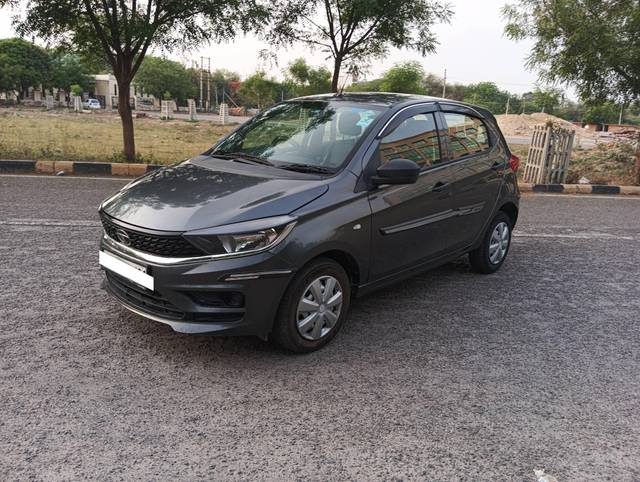 https://images10.gaadi.com/usedcar_image/4502330/original/processed_83102518138da1c0a2cec272ca5a8841.jpg?imwidth=6400