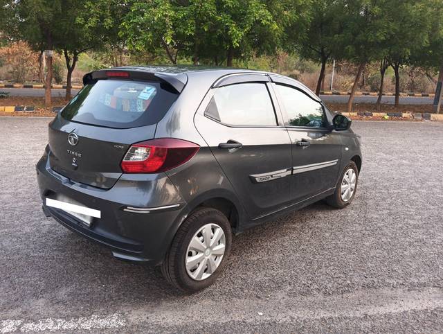 https://images10.gaadi.com/usedcar_image/4502330/original/processed_e55ad07e6f0ac34a0eb302ec5f03a6d8.jpg?imwidth=6402